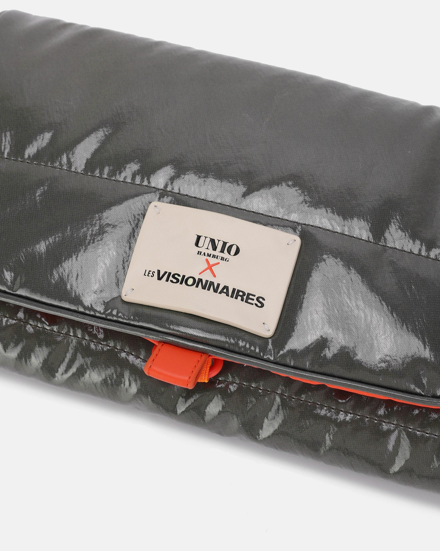 COSMETIC BAG LACQUER